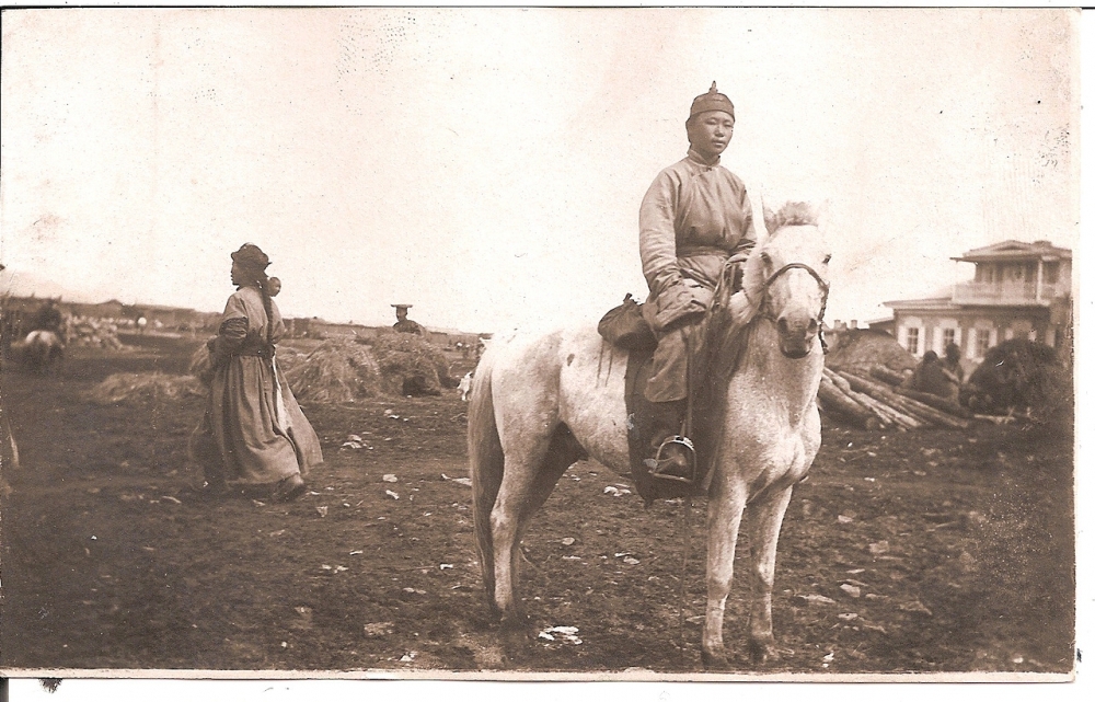 Рабы, буддизм и вычурная одежда - Монголия в уникальных фотографиях 