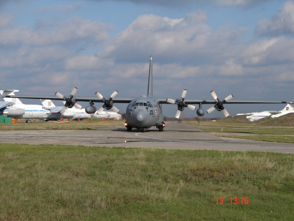 Посадка С-130 в мелитополе