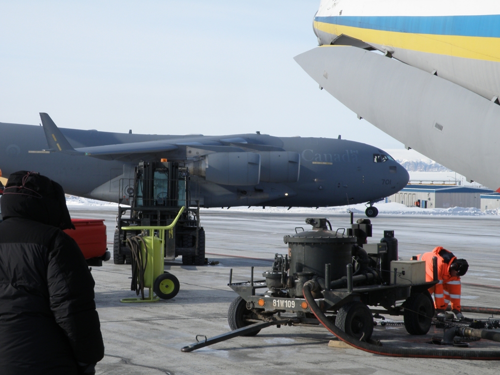 Выполнение задачи по обеспечению топливом станции норд в Гренландии