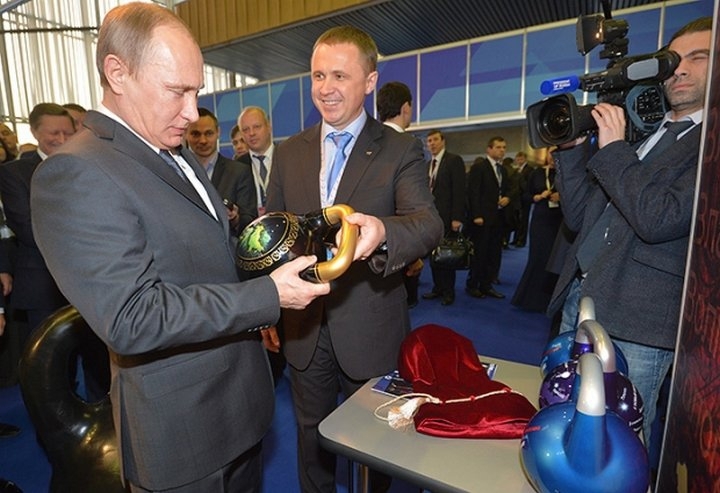Подарки Путину от бизнесменов и политиков!