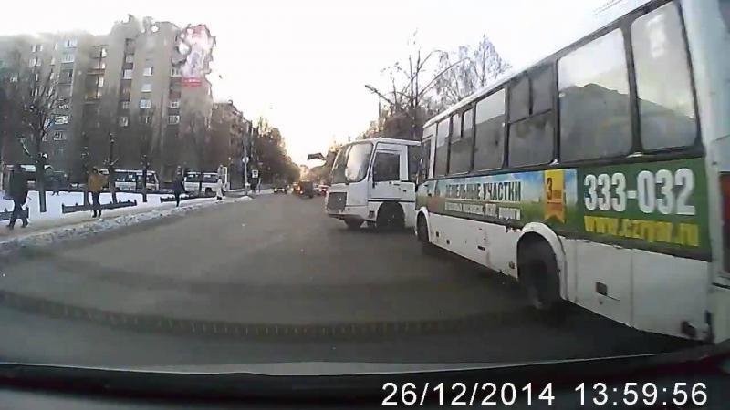 Crash in Yaroslavl 26.12.2014. Авария в Ярославле 26.12.2014 