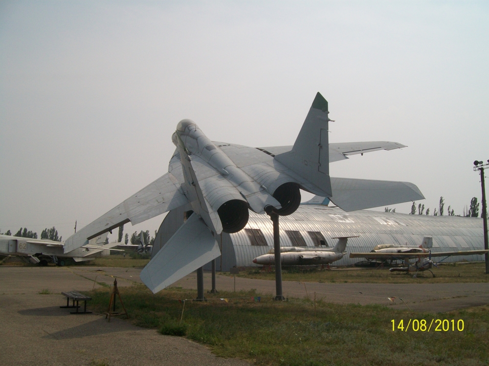 Музей авиационной техники в Луганске