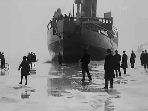 Crowd Being Chased by The Icebreaker (Helsinki, Finland in 1920) 