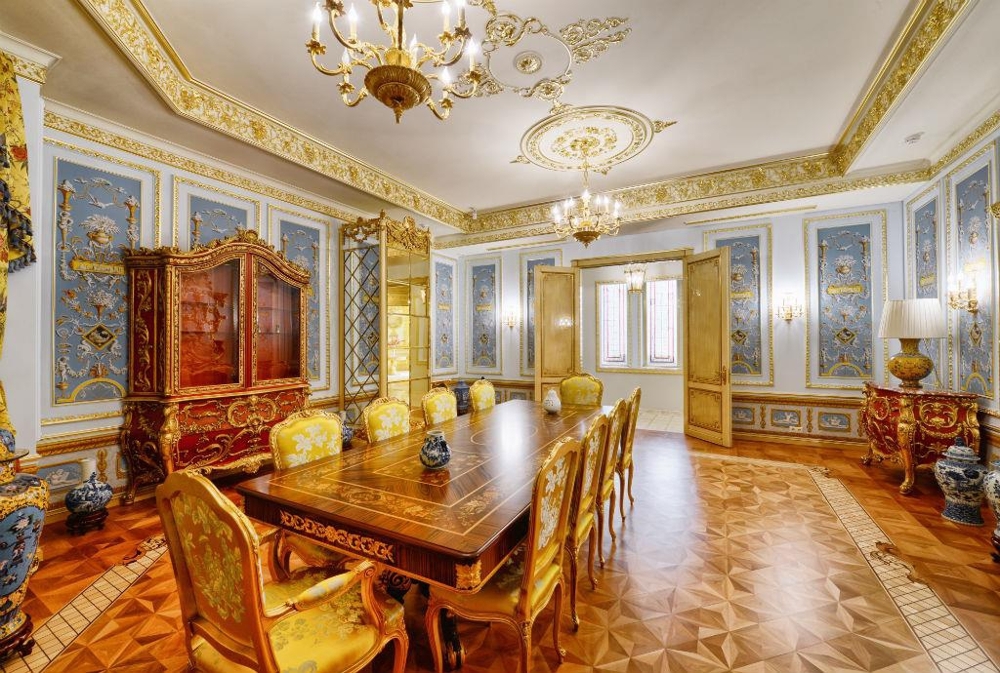 На Рублевке продается золотой дворец за сто миллионов долларов