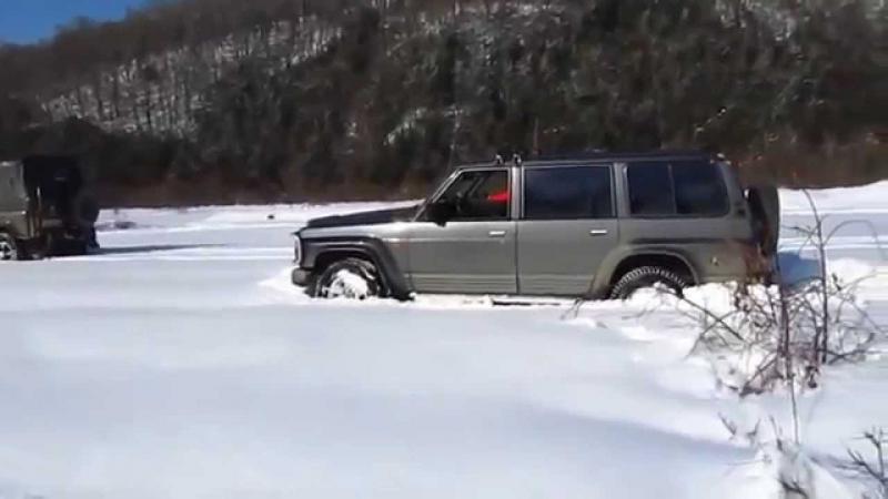 UAZ against Nissan Patrol. UAZ gegen Nissan Patrol. УАЗ против Nissan Patrol. 