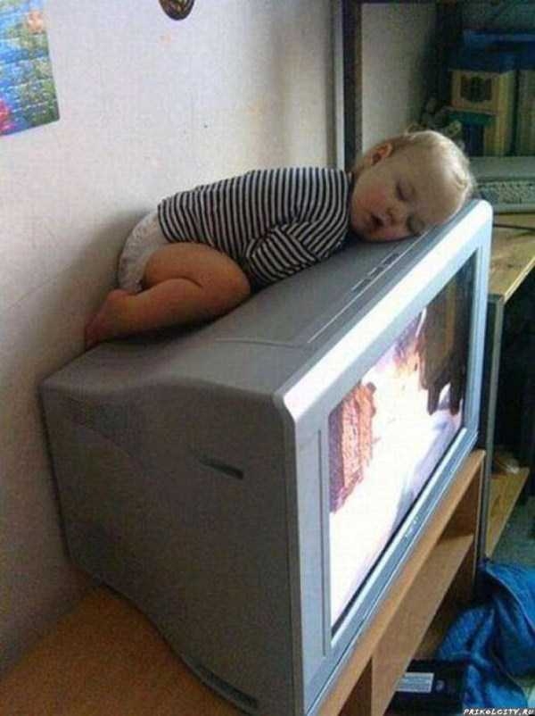 Дети могут уснуть где угодно