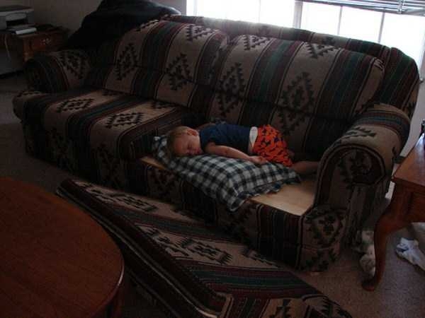 Дети могут уснуть где угодно