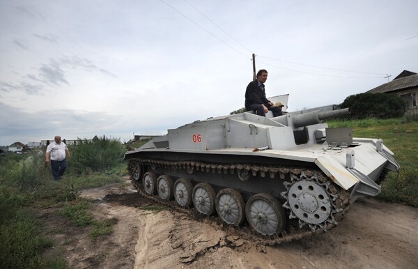 Как россиянин танковый завод в деревне построил