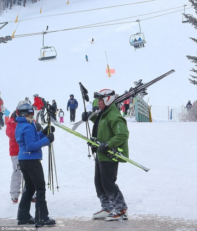 Железный Арни на лыжах