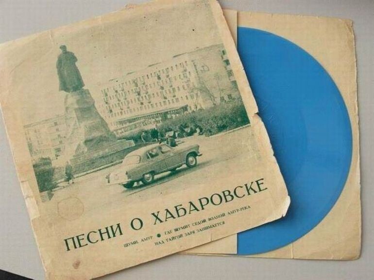 Обложки виниловых пластинок, популярных в СССР