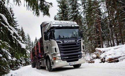 Снежный перегон: как живут водители грузовиков на Севере 