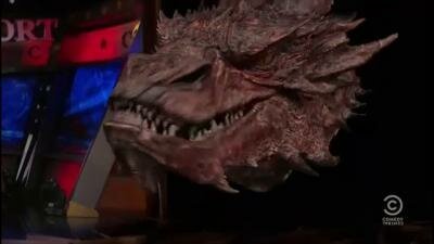Интервью Stephen Colbert с драконом Смаугом, русский дубляж 