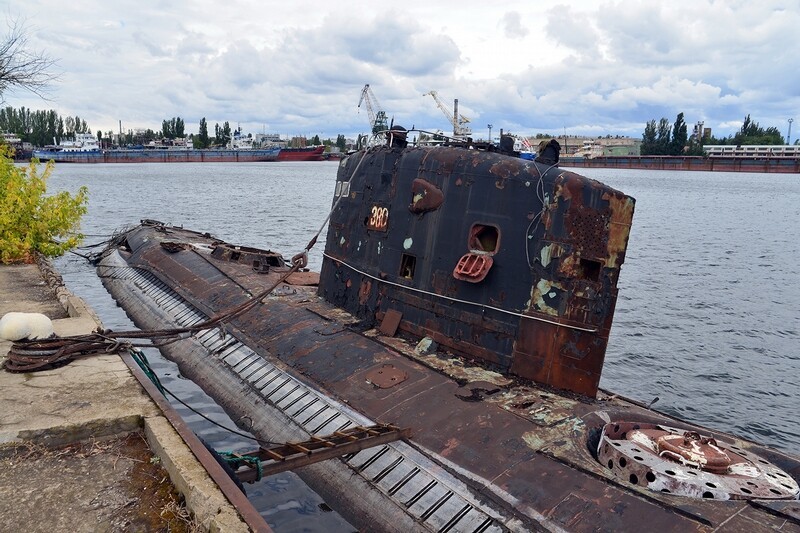 Подводная лодка в степях Украины 