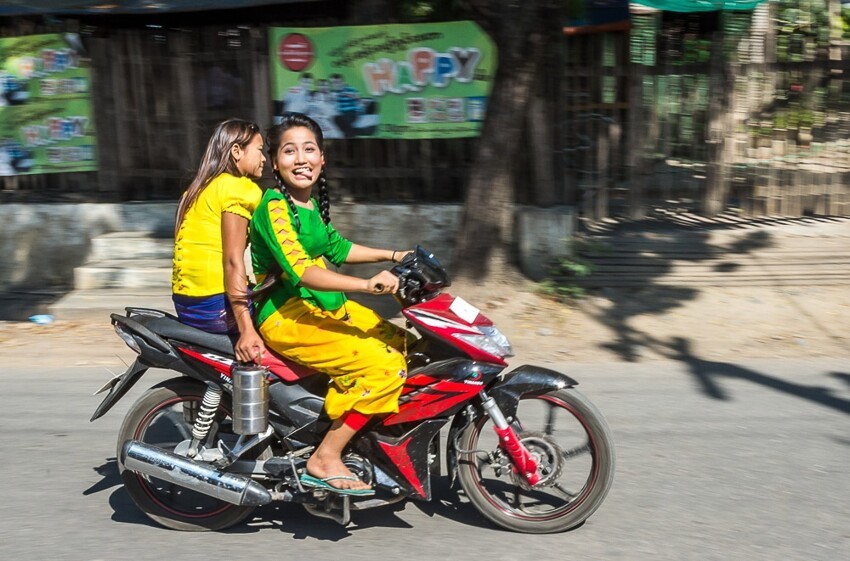 На чем ездят в Бирме