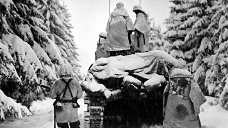 Последний успех Гитлера: как армия СССР спасла американцев от разгрома