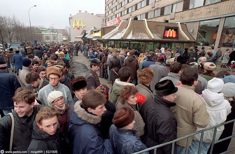 Москва 90-х: Уличная торговля