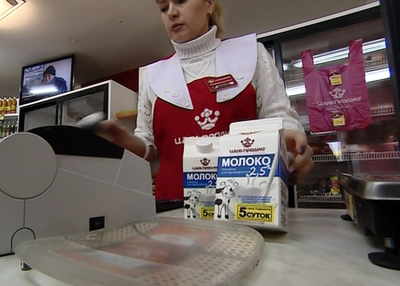 Волгоградские чиновники борются с кризисом: детей лишили молока