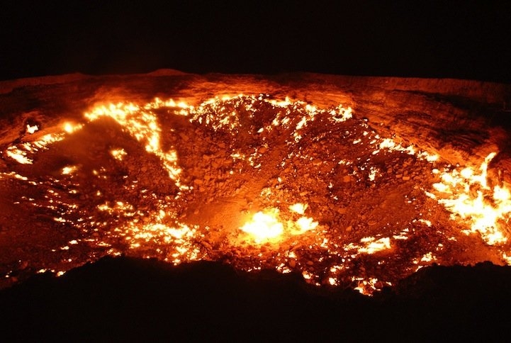 Газовый кратер Дарваза или «Врата ада» пустыни Каракумы