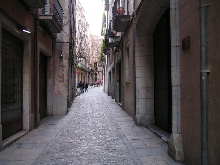 Жирона - историческая жемчужина Каталонии, Испания
