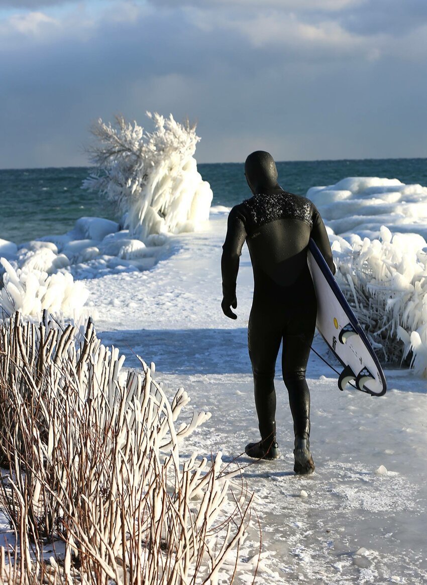 Не слишком ли холодно для серфинга?