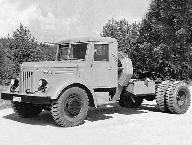МАЗ 200 - первый большегрузный автомобиль в СССР 