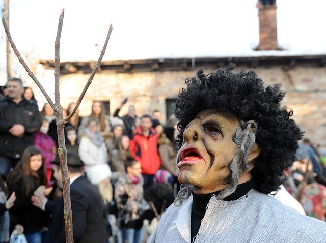 В Македонии встретили Старый Новый год парадом нечисти