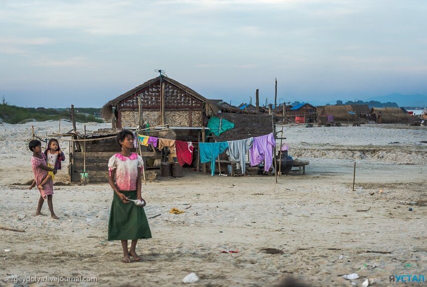 Как живут в деревне в Бирме