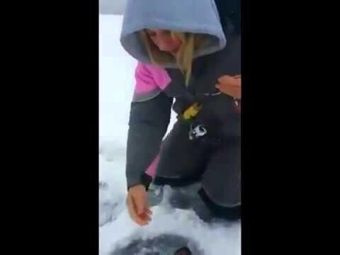 Вот это улов. Зимняя рыбалка. Big catch. Winter fishing. 