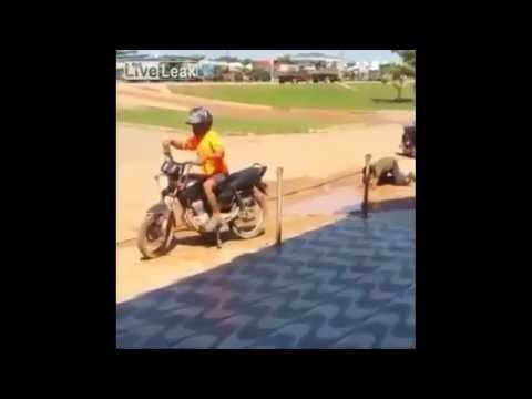 Как не надо ездить на мотоцикле. How not to ride a motorcycle. 