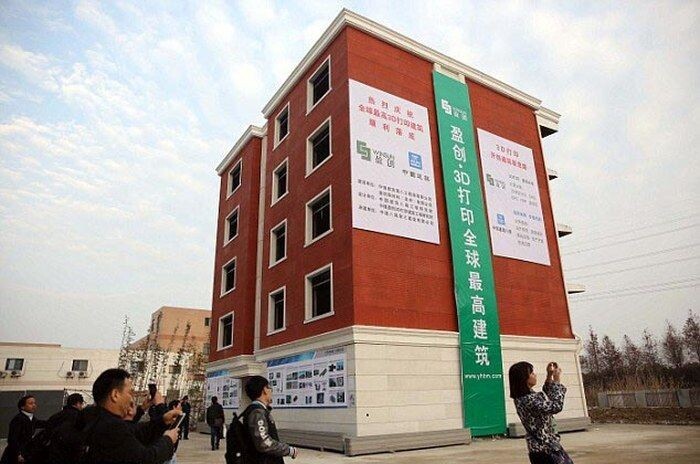 Прорыв в архитектуре: китайцы начали печатать дома
