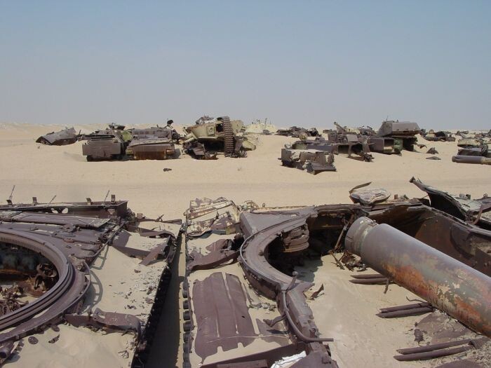 Свалка военной техники в Кувейте 