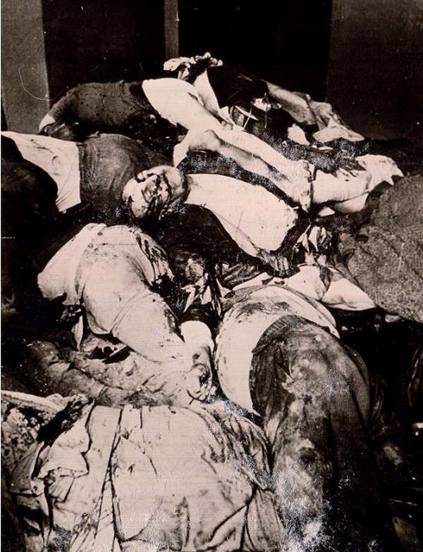 Расстрелы заключённых НКВД и НКГБ (1941) и еврейские погромы во Львове