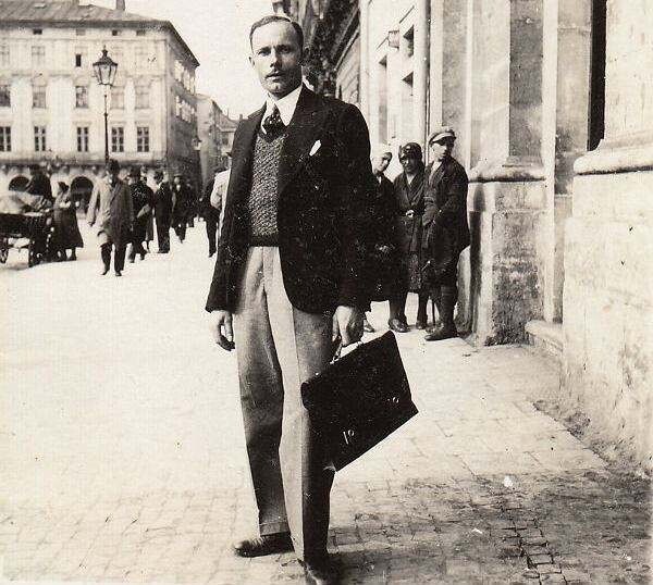 Расстрелы заключённых НКВД и НКГБ (1941) и еврейские погромы во Львове