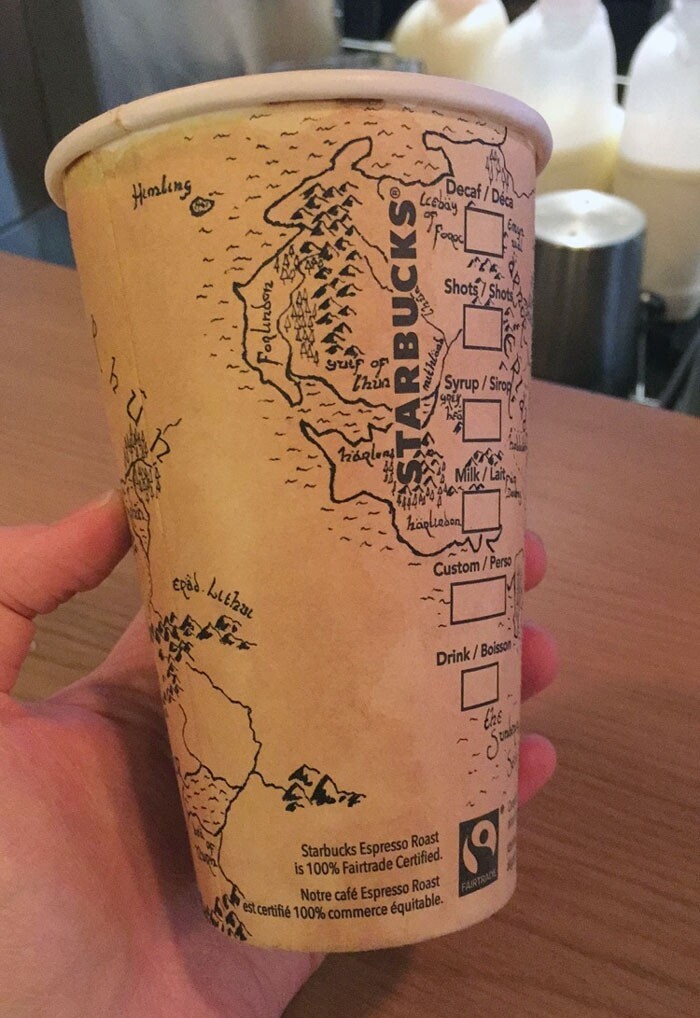 Карта Средиземья на кофейном стакане
