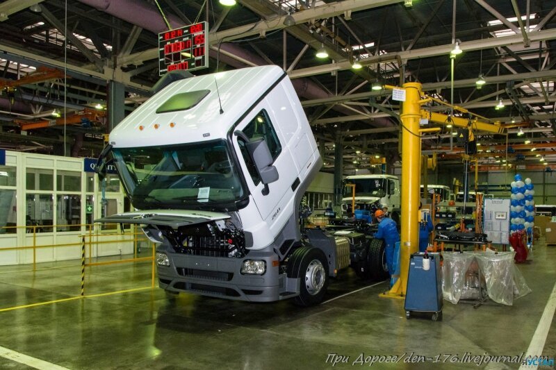 Как производят грузовики Mercedes-Benz в Набережных Челнах