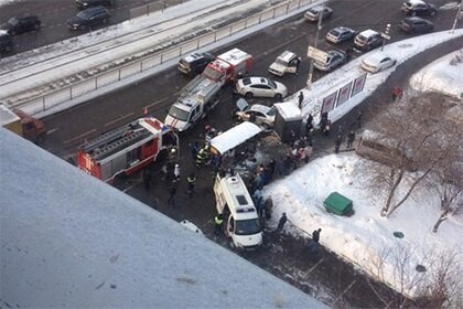 Женщина сбила шесть человек на остановке в Москве