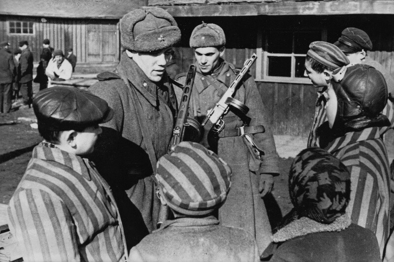 Сегодня - 70 лет освобождения Освенцима советскими войсками