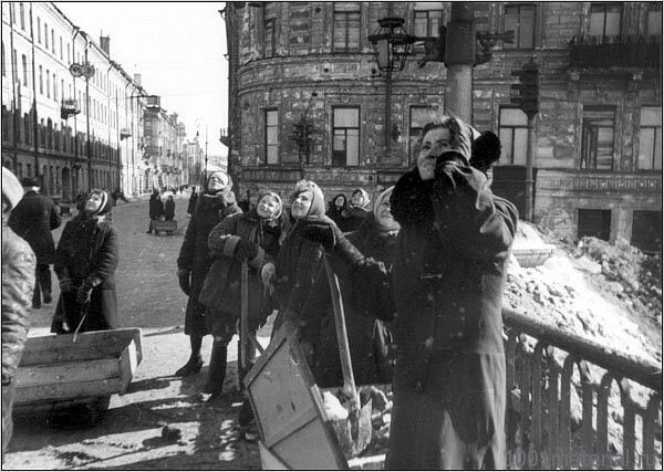 Сегодня Годовщина снятия блокады Ленинграда