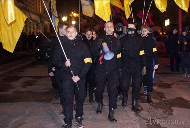 По Одессе прошли маршем националисты: они помянули героев Крут и павши