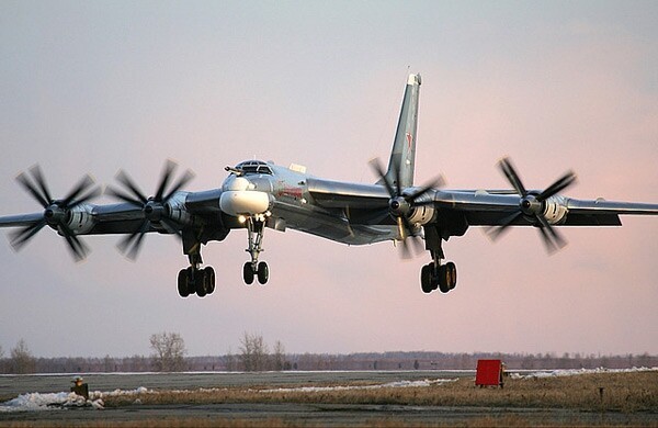 Посла России вызвали в МИД Британии из-за полета Ту-95 над Ла-Маншем
