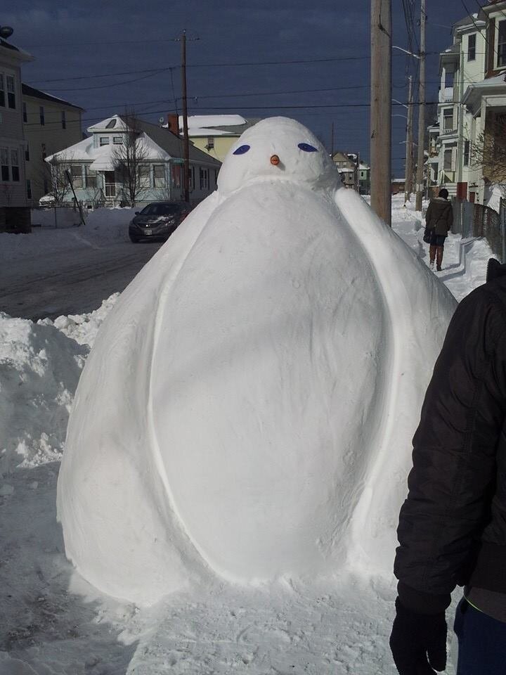 Необычный снеговик