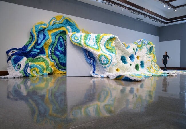 Трехмерные красочные инсталляции Кристал Вагнер 