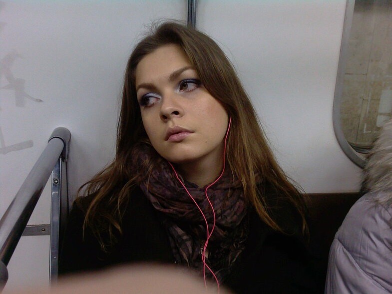 Девушки в метро 