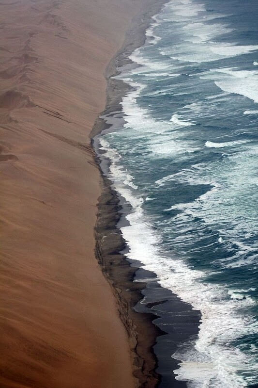 Встреча пустыни Намиб с океаном