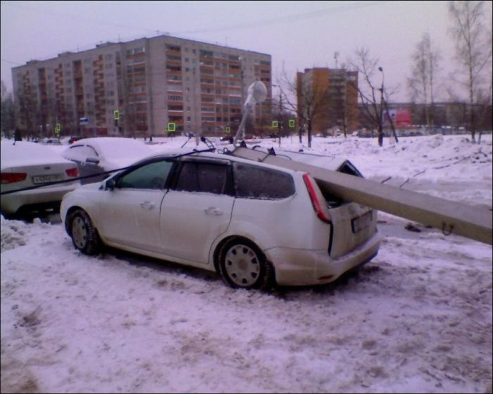 Неудачно упал 