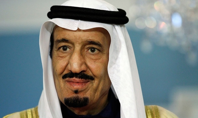 Король Саудовской Аравии раздал гражданам $30 млрд
