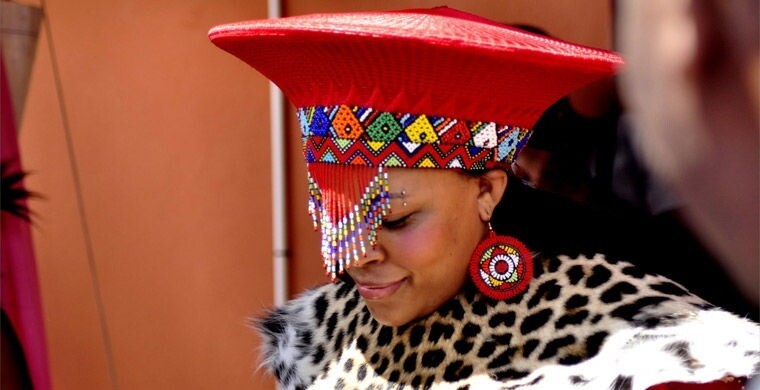 ЮАР: шляпа-трапеция