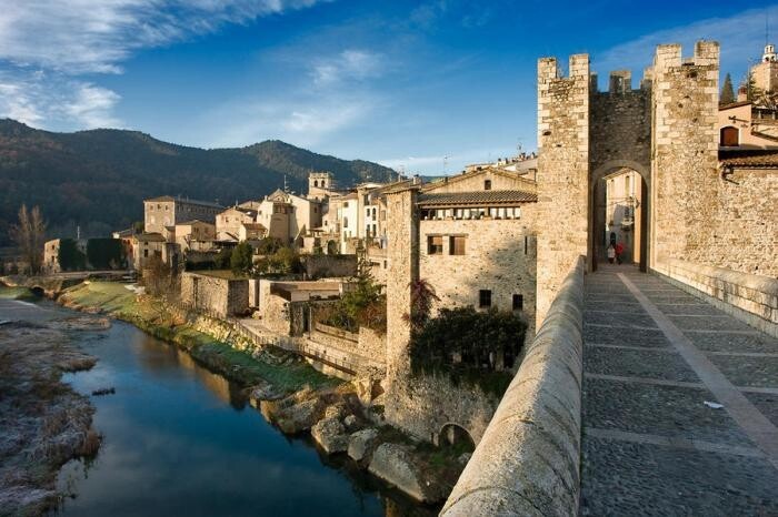 Замки о дворцы Испании