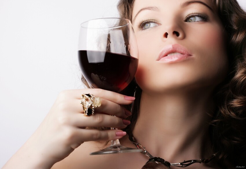 Как определить характер женщины исходя из того, какой алкоголь пъет 