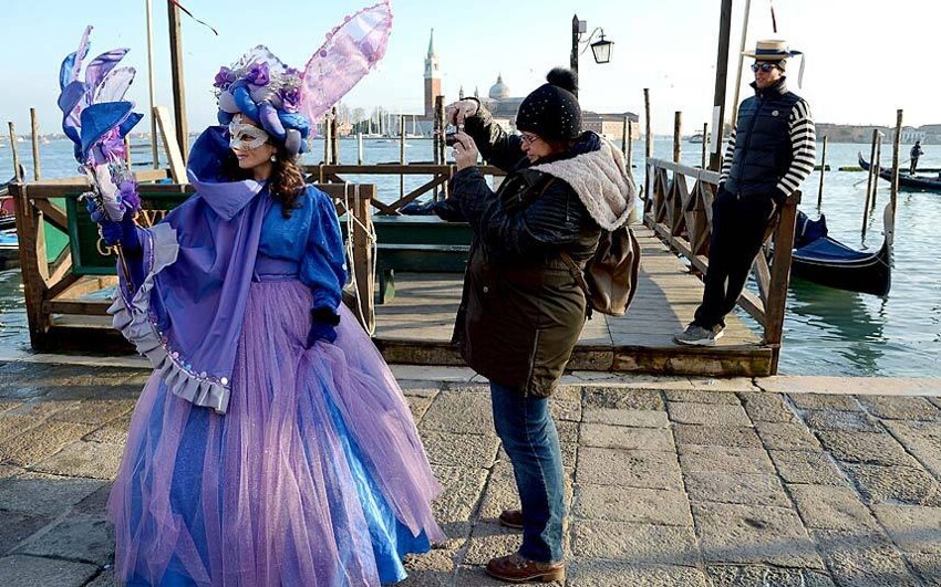 В Венеции проходит костюмированный праздник – Венецианский карнавал
